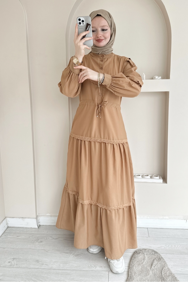 MO334 Dantelli Hakim Yaka Camel Elbise 