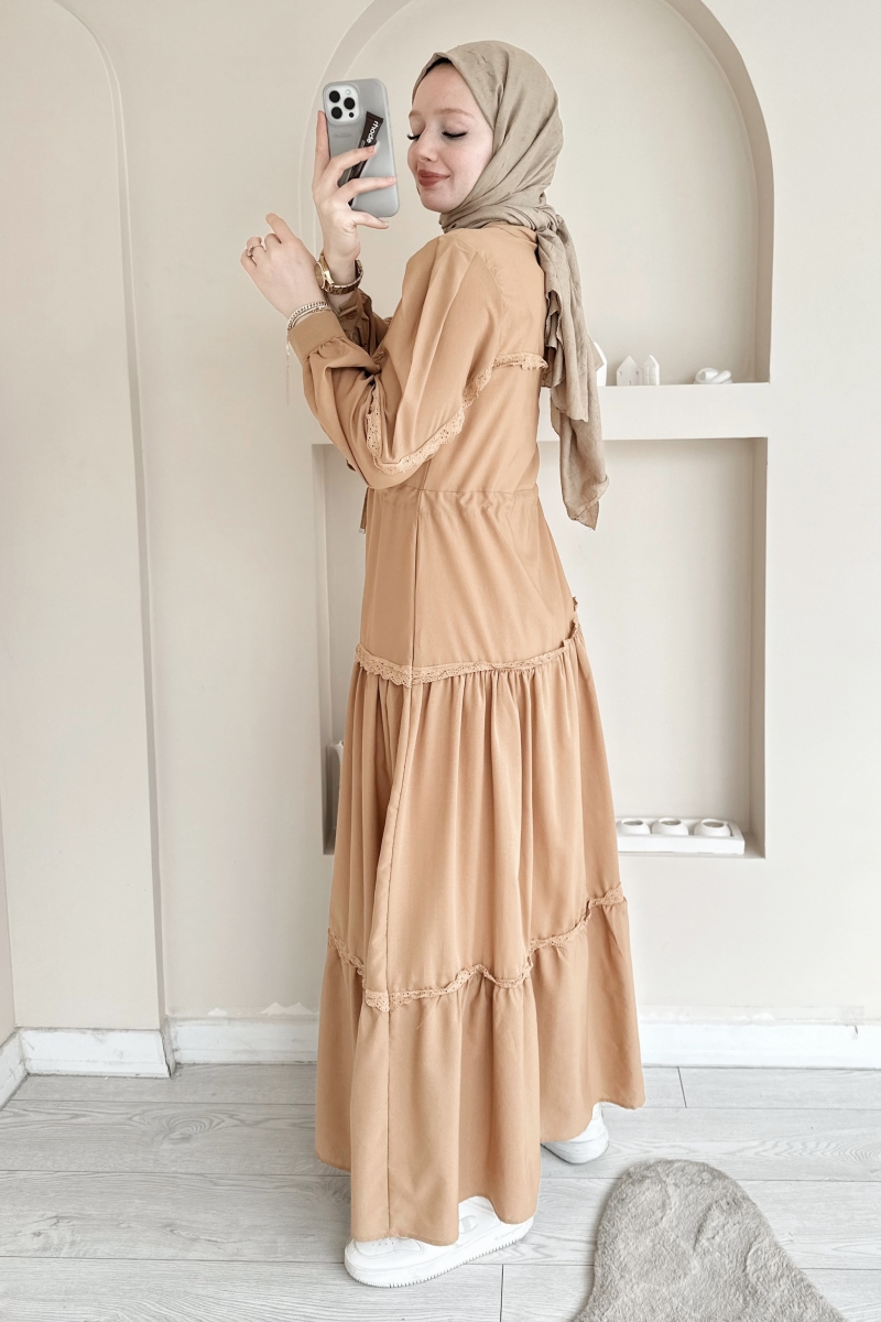 MO334 Dantelli Hakim Yaka Camel Elbise 
