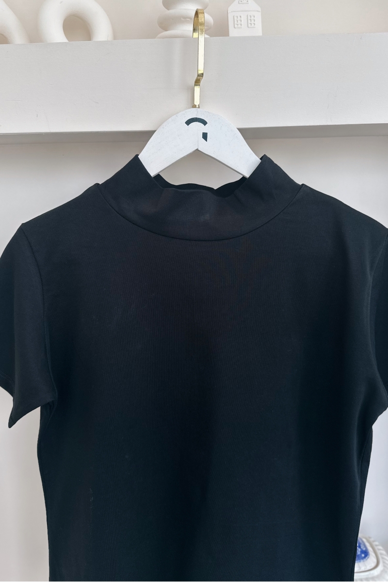 MO178 Kadın Siyah Boğazlı T-Shirt	