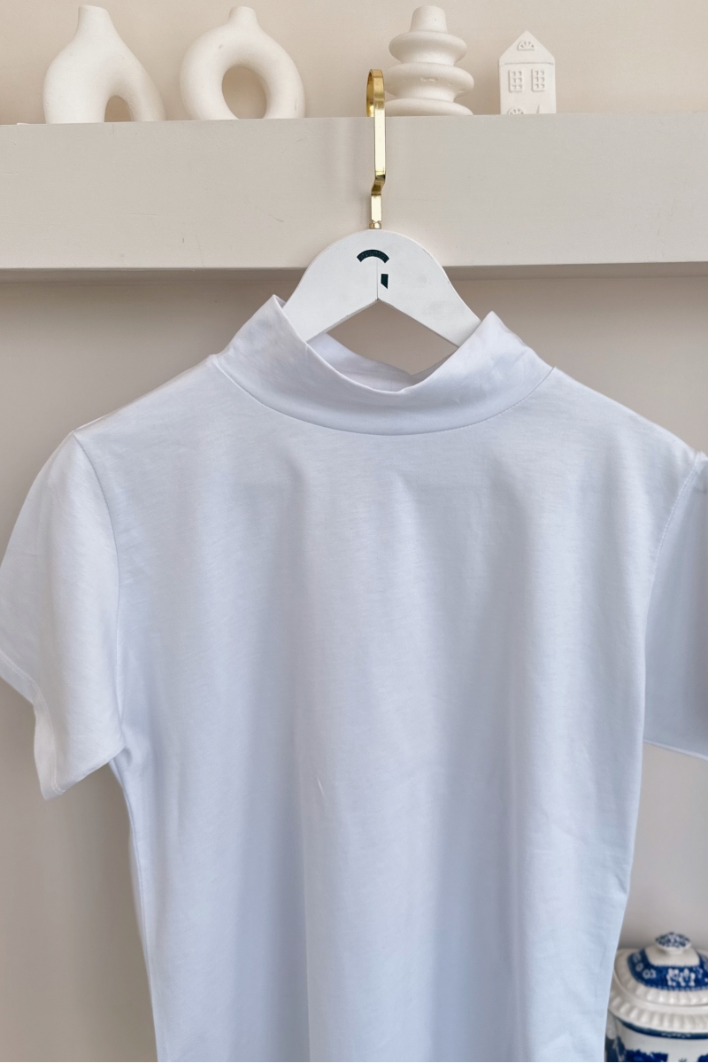 MO178 Kadın Beyaz Boğazlı T-Shirt